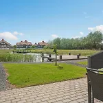 2 Bedroom Gorgeous In Apartment *