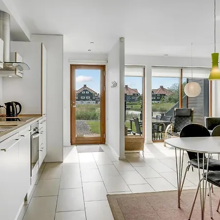 2 Bedroom Gorgeous In Apartamento *