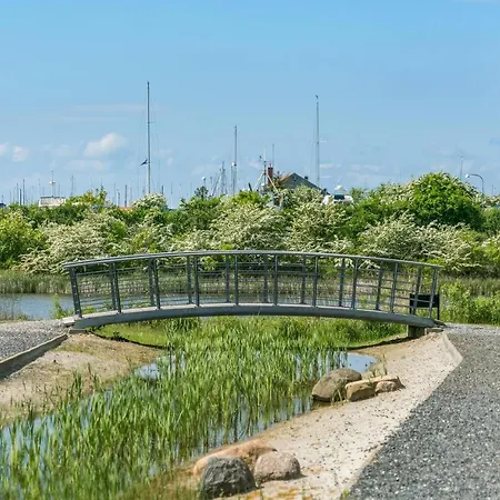 2 Bedroom Gorgeous In Apartamento