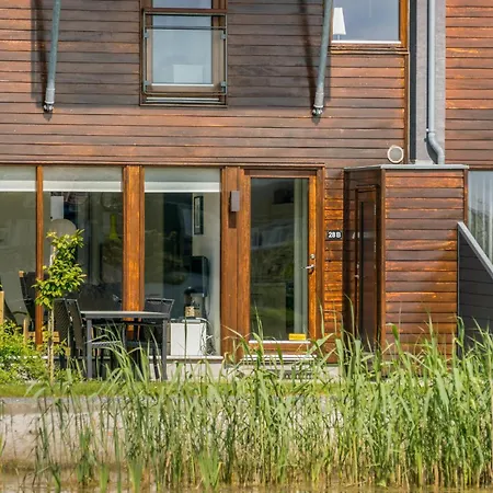 2 Bedroom Gorgeous In Apartamento