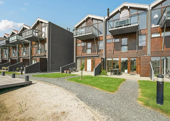 2 Bedroom Gorgeous In *